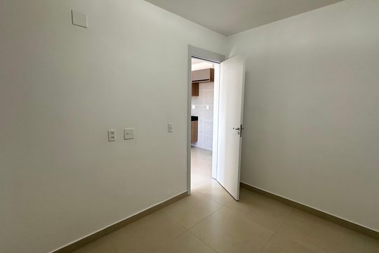 Quarto 2 de apartamento para alugar com 2 quartos, 38m² em Jardim São Luís, São Paulo