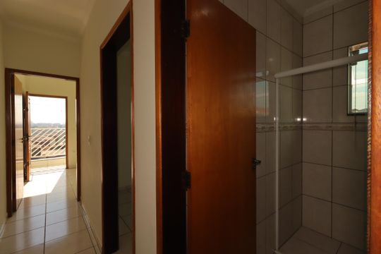 Corredor de casa para alugar com 2 quartos, 86m² em Jardim Las Vegas, Santo André