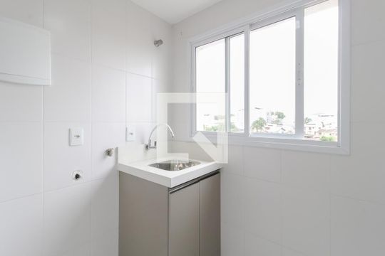 Área de serviço de apartamento para alugar com 2 quartos, 50m² em Jardim Pilar, Mauá