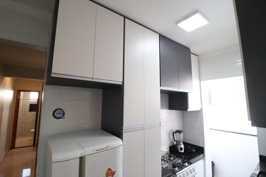Cozinha de apartamento para alugar com 2 quartos, 45m² em Santa Mônica, Uberlândia