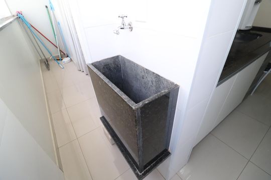 Área de Serviço de apartamento para alugar com 2 quartos, 45m² em Santa Mônica, Uberlândia
