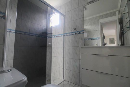 Banheiro de apartamento para alugar com 2 quartos, 50m² em Jardim Imperador (zona Leste), São Paulo