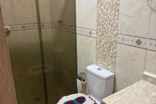 Banheiro 2 de casa à venda com 2 quartos, 116m² em Ferrazópolis, São Bernardo do Campo