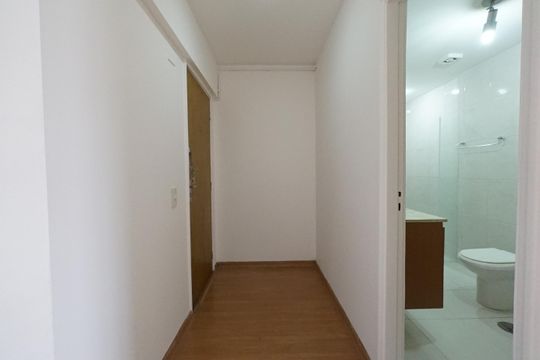 Corredor de kitnet/studio para alugar com 1 quarto, 43m² em Vila Mariana, São Paulo