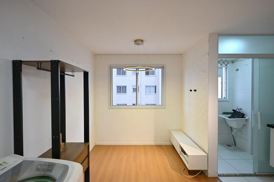 Sala de apartamento para alugar com 2 quartos, 41m² em Jardim Celeste, São Paulo