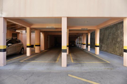 Garagem de apartamento para alugar com 2 quartos, 65m² em Cruzeiro, Belo Horizonte