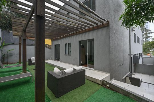 Varanda do Quarto 1 de casa para alugar com 6 quartos, 690m² em Jardim Vitoria Regia (zona Oeste), São Paulo