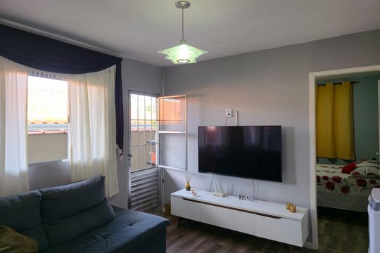 Sala  de casa de condomínio para alugar com 2 quartos, 170m² em Jardim Albertina, Guarulhos