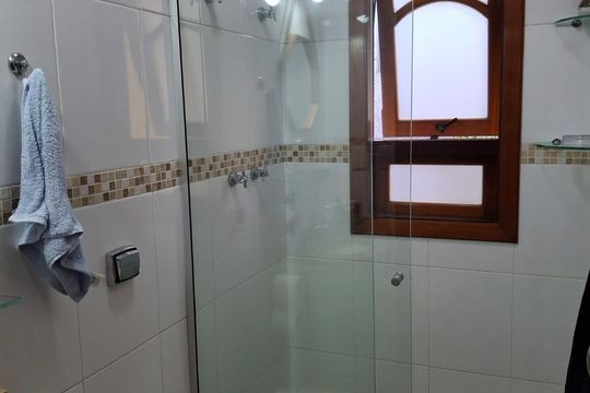 Banheiro de casa à venda com 3 quartos, 141m² em Vila Leopoldina, São Paulo