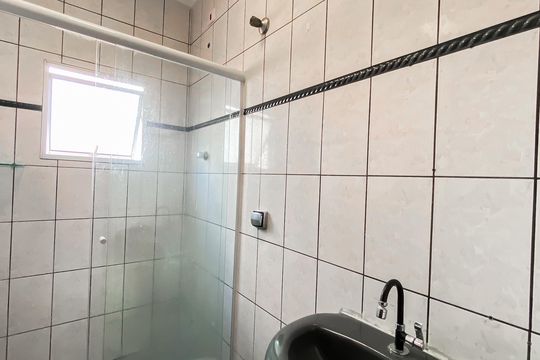 Banheiro de casa para alugar com 3 quartos, 150m² em Parque Boturussu, São Paulo