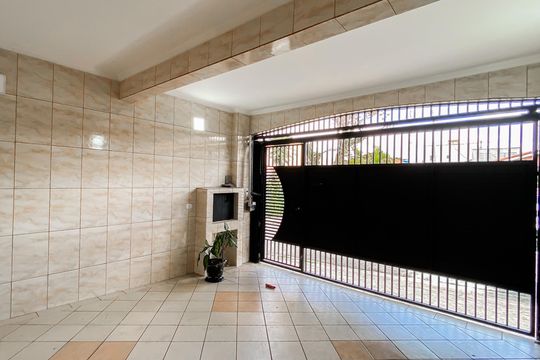 Garagem de casa para alugar com 3 quartos, 150m² em Parque Boturussu, São Paulo