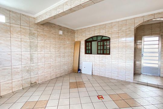 Garagem de casa para alugar com 3 quartos, 150m² em Parque Boturussu, São Paulo