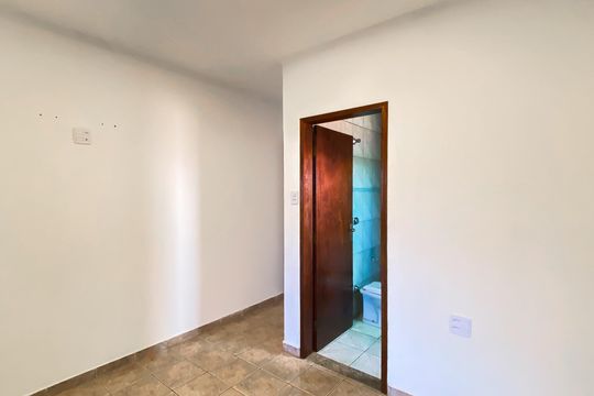 Suite de casa para alugar com 3 quartos, 150m² em Parque Boturussu, São Paulo