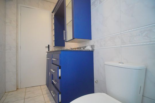 Banheiro de apartamento para alugar com 1 quarto, 31m² em Rio Branco, Novo Hamburgo