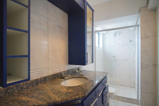 Banheiro de apartamento para alugar com 1 quarto, 31m² em Rio Branco, Novo Hamburgo