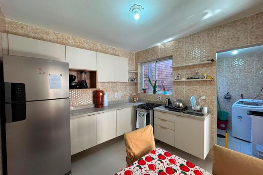 Cozinha de apartamento para alugar com 2 quartos, 62m² em Passo d’Areia, Porto Alegre