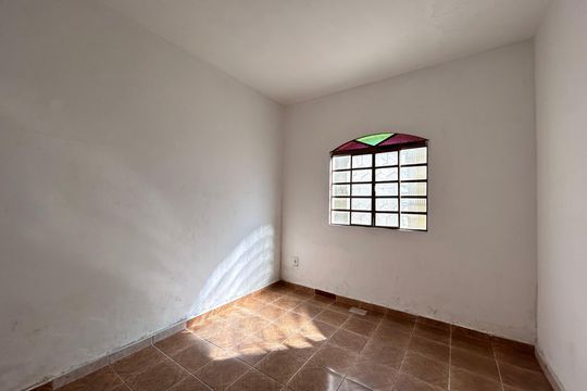 Casa para alugar com 2 quartos, 100m² em Milanez, Contagem