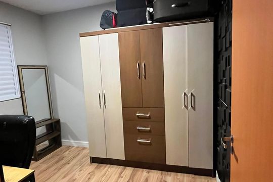 Quarto de apartamento à venda com 2 quartos, 40m² em Vila Nova, Porto Alegre