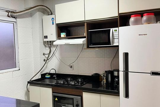 Cozinha de apartamento à venda com 2 quartos, 40m² em Vila Nova, Porto Alegre