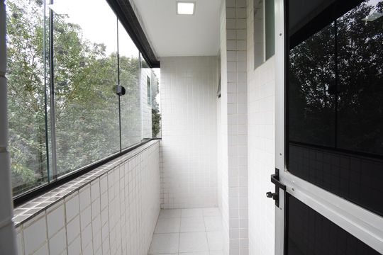 Sacada da Suíte de apartamento para alugar com 2 quartos, 65m² em Boa Vista, Curitiba