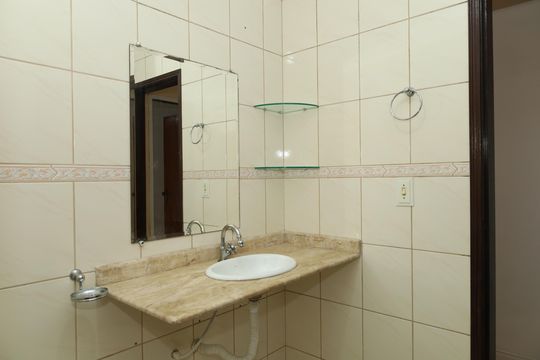 Banheiro de casa para alugar com 2 quartos, 69m² em Cidade Líder, São Paulo
