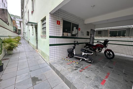 Garagem de apartamento para alugar com 1 quarto, 53m² em Boa Vista, São Vicente