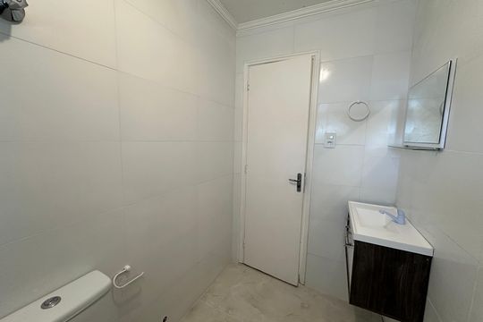 Banheiro de apartamento para alugar com 1 quarto, 53m² em Boa Vista, São Vicente