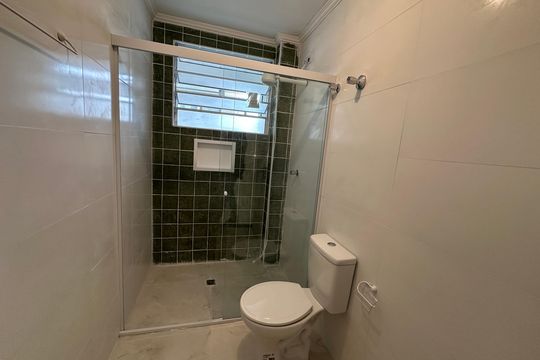 Banheiro de apartamento para alugar com 1 quarto, 53m² em Boa Vista, São Vicente