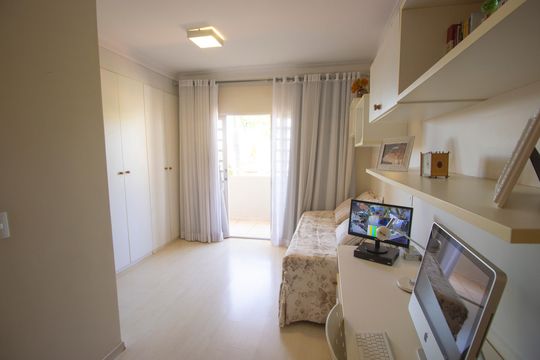 Casa à venda com 5 quartos, 640m² em Colônia Agrícola Samambaia, Brasília