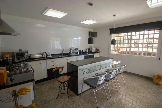 Casa à venda com 5 quartos, 640m² em Colônia Agrícola Samambaia, Brasília