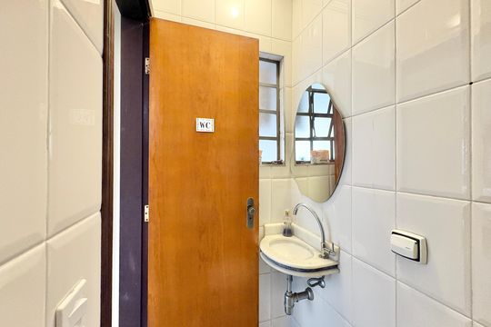 Banheiro de casa à venda com 2 quartos, 170m² em Vila Palmeiras, São Paulo