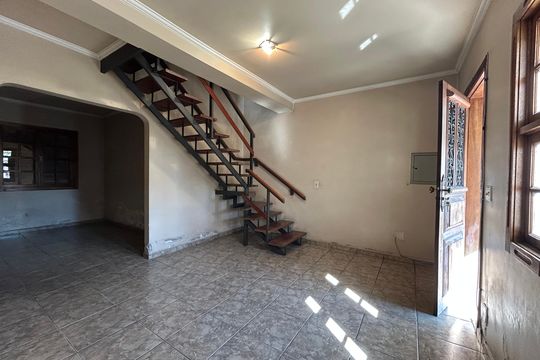 Sala de casa para alugar com 3 quartos, 167m² em Cidade Mãe do Céu, São Paulo