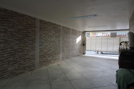 Garagem de casa à venda com 3 quartos, 160m² em Jardim Santa Maria, São Paulo