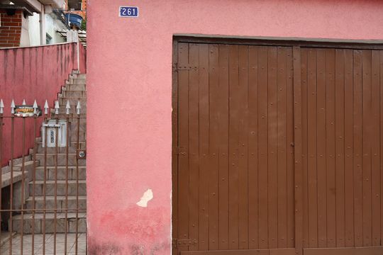 Fachada e portão de casa à venda com 2 quartos, 95m² em Vila Industrial, São Paulo