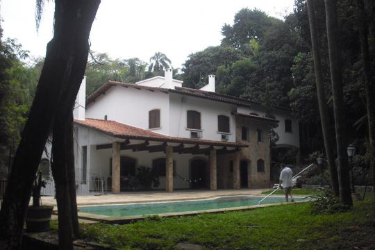 Fachada de casa para alugar com 7 quartos, 10m² em Praia da Lagoa, São Paulo