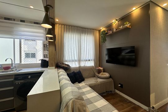 Sala de apartamento para alugar com 1 quarto, 50m² em Jardim Tupanci, Barueri