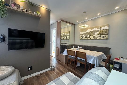Sala de apartamento para alugar com 1 quarto, 50m² em Jardim Tupanci, Barueri