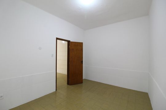 Quarto de casa para alugar com 1 quarto, 70m² em Taquara, Rio de Janeiro
