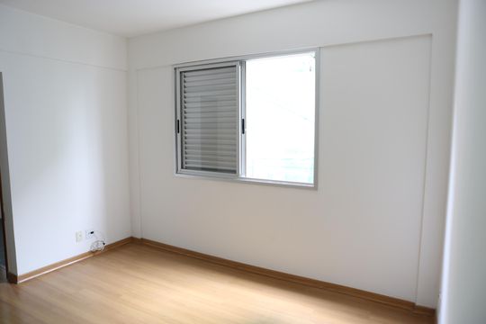 Quarto 1 de apartamento para alugar com 3 quartos, 100m² em Barreiro, Belo Horizonte