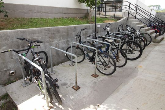 Área comum - Bicicletário de apartamento para alugar com 2 quartos, 46m² em Jardim Torrao de Ouro, São José dos Campos