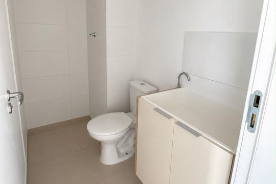 Banheiro de apartamento para alugar com 2 quartos, 37m² em Vila Independencia, São Paulo