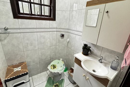 Banheiro de casa à venda com 4 quartos, 180m² em Vila Guarani, Santo André