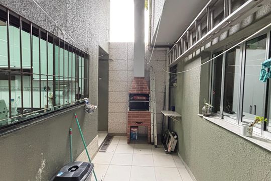 Quintal de casa à venda com 4 quartos, 180m² em Vila Guarani, Santo André