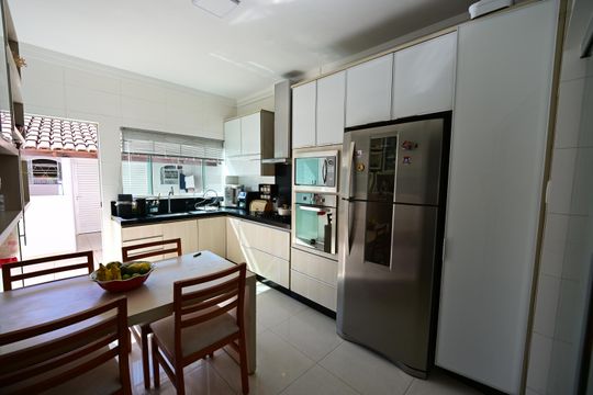 Casa à venda com 4 quartos, 416m² em Vila Anchieta, Goiânia
