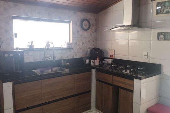 Cozinha de casa à venda com 3 quartos, 110m² em Matapaca, Niterói