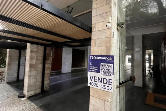 Placa de apartamento à venda com 3 quartos, 89m² em Leme, Rio de Janeiro