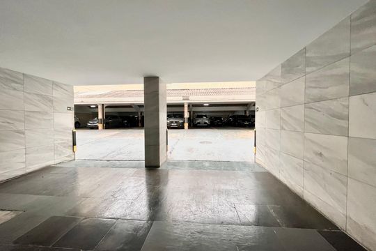 Garagem de apartamento à venda com 3 quartos, 89m² em Leme, Rio de Janeiro