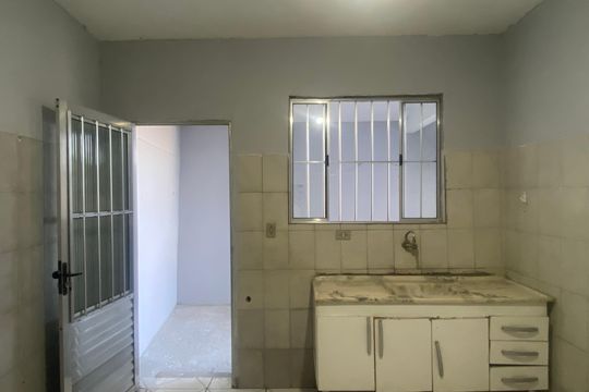 Cozinha de casa para alugar com 1 quarto, 300m² em Santo Antônio, Osasco