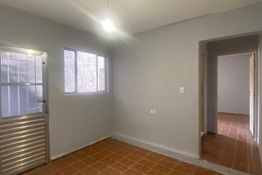 Sala de casa para alugar com 1 quarto, 300m² em Santo Antônio, Osasco