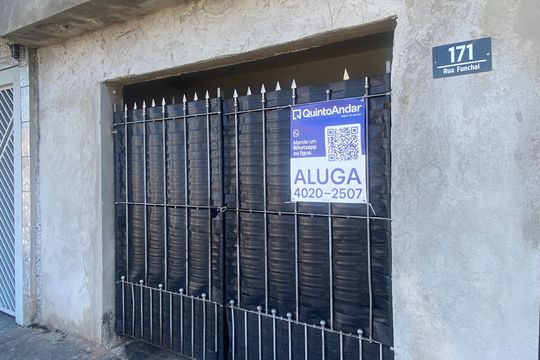 Fachada de casa para alugar com 1 quarto, 300m² em Santo Antônio, Osasco
